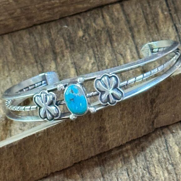Navajo Sterling Cuff & Kingman Turquoise Floral‎ Cuff Bracelet, Gift Box - Picture 6 of 7